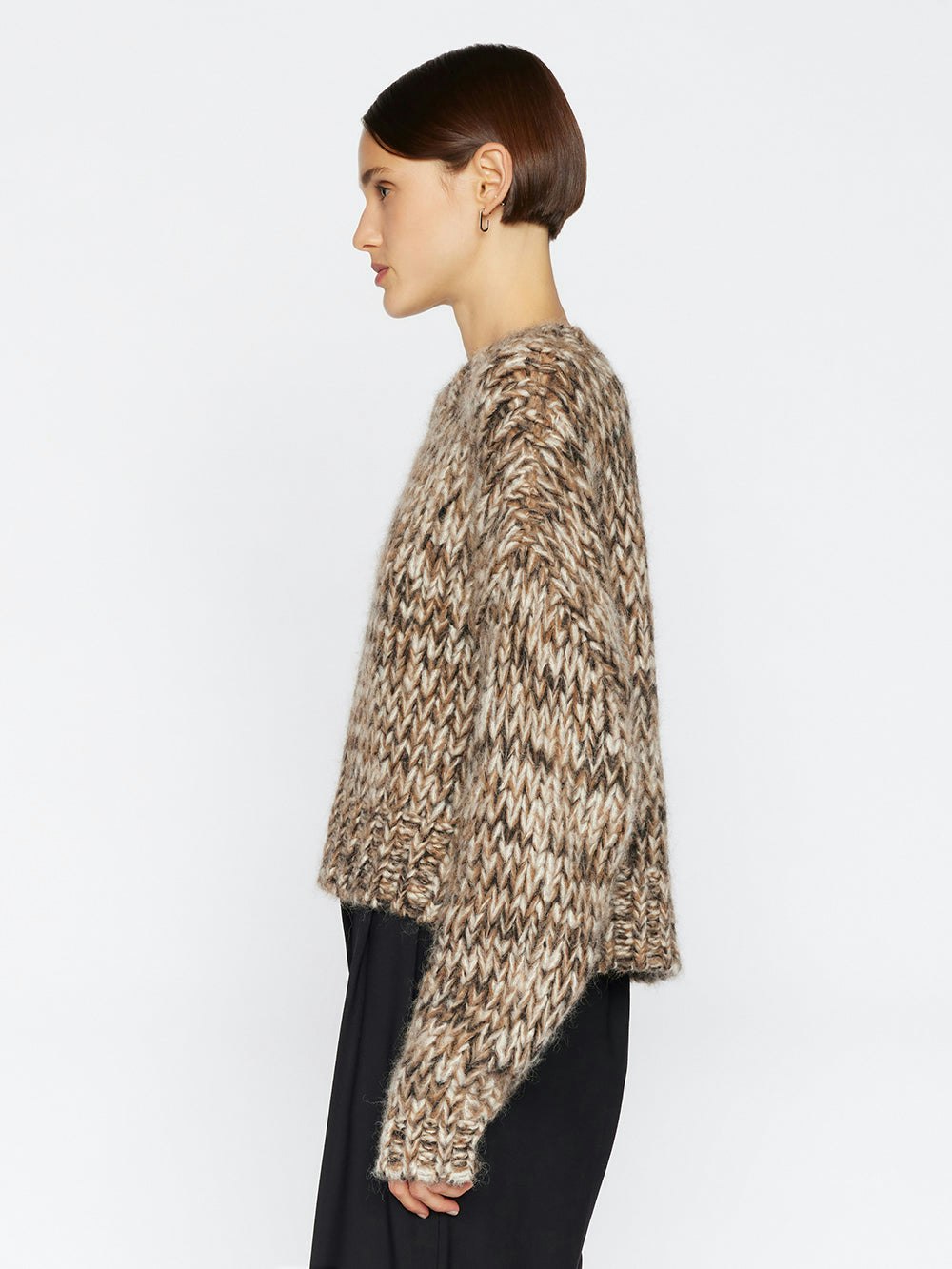sweater side view alt:fit1